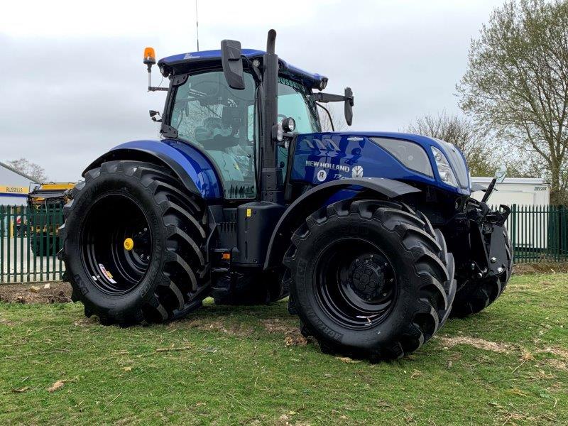 Fixed Centre, High Speed Wheels on a New Holland